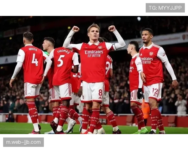 阿森纳四球大胜利兹联 英超领头羊展现强劲抢分势头